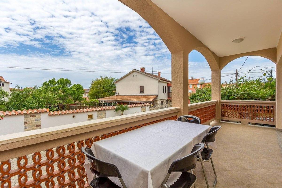 Appartement Nevija *